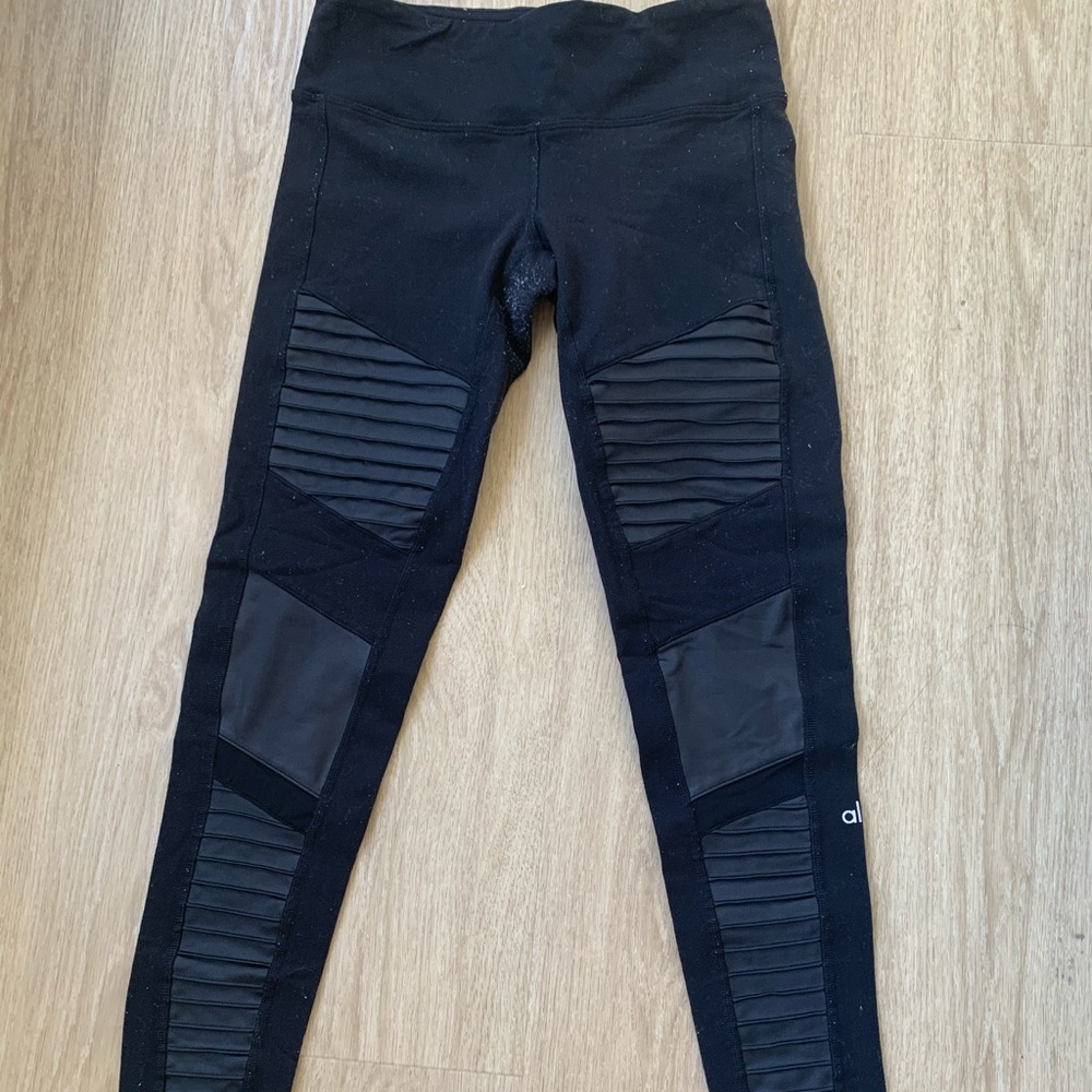 Alo yoga moto leggings in black size small